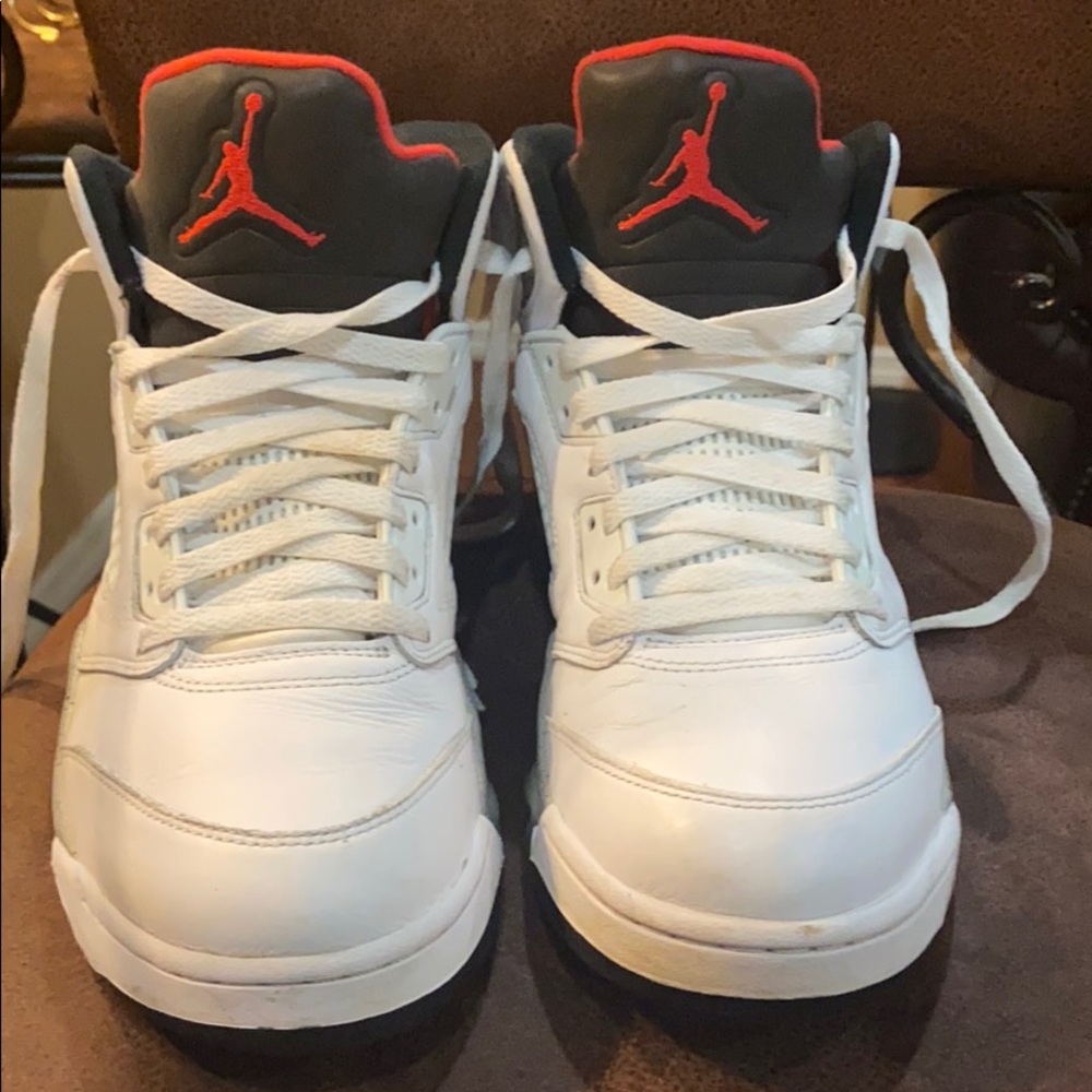 Air Jordan 5’s “WHITE/UNIVERSITY RED”